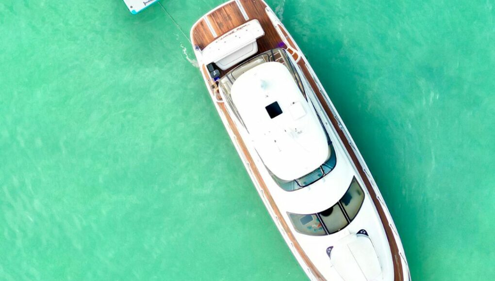 agency of yacht rent miami